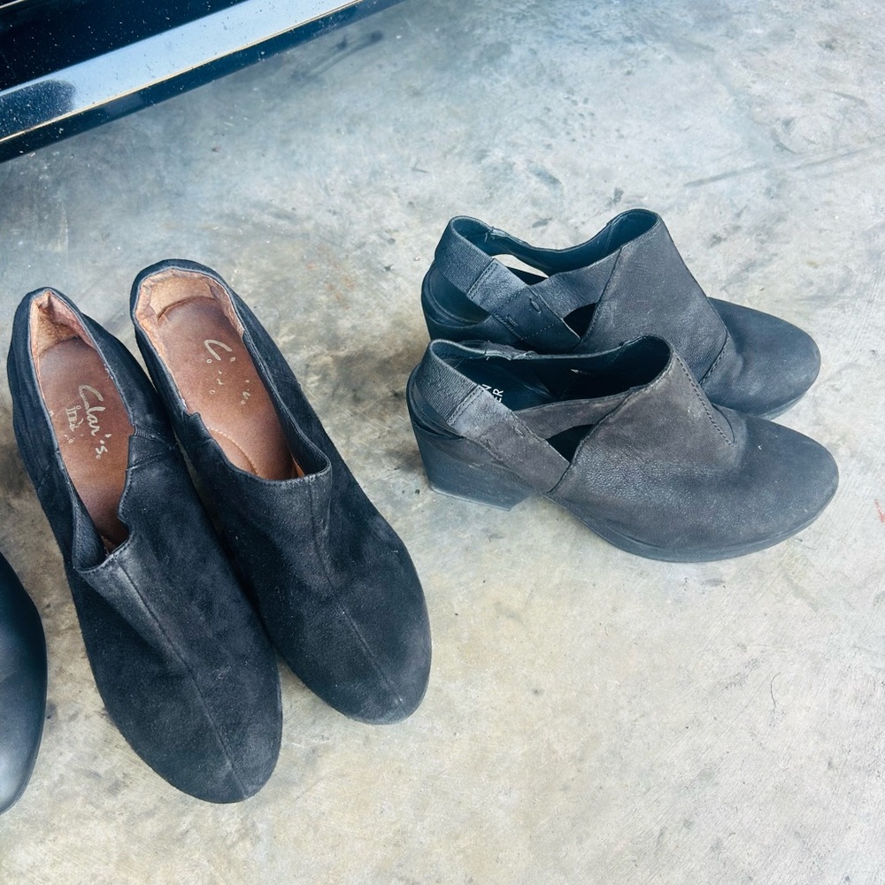 Clarks Black Ankle Booties Sleek and Stylish